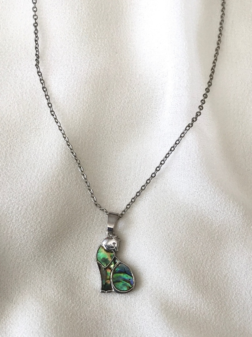 Green Abalone Inlay Cat Necklace
